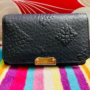 $$$SOLD$$$ Gently used Burberry BIFOLD Medium sized wallet, authentic. $$SOLD$$